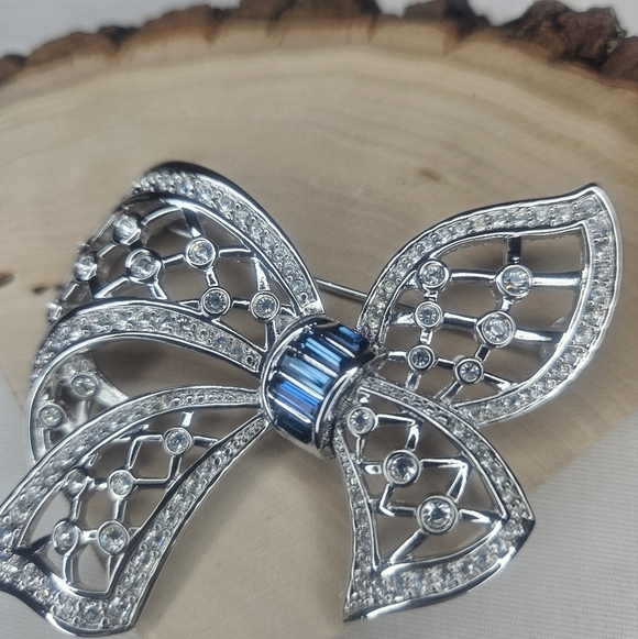 Swarovski Signed Pave Crystal Bow Brooch NIB 2.75" Retail $150 - Picture 3 of 11